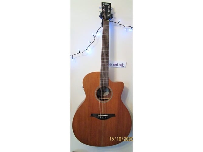 Elec / Acoustic VINTAGE VE900 MH  vgc with Quality New Strings and Set -Up - Musical Instruments in Northampton