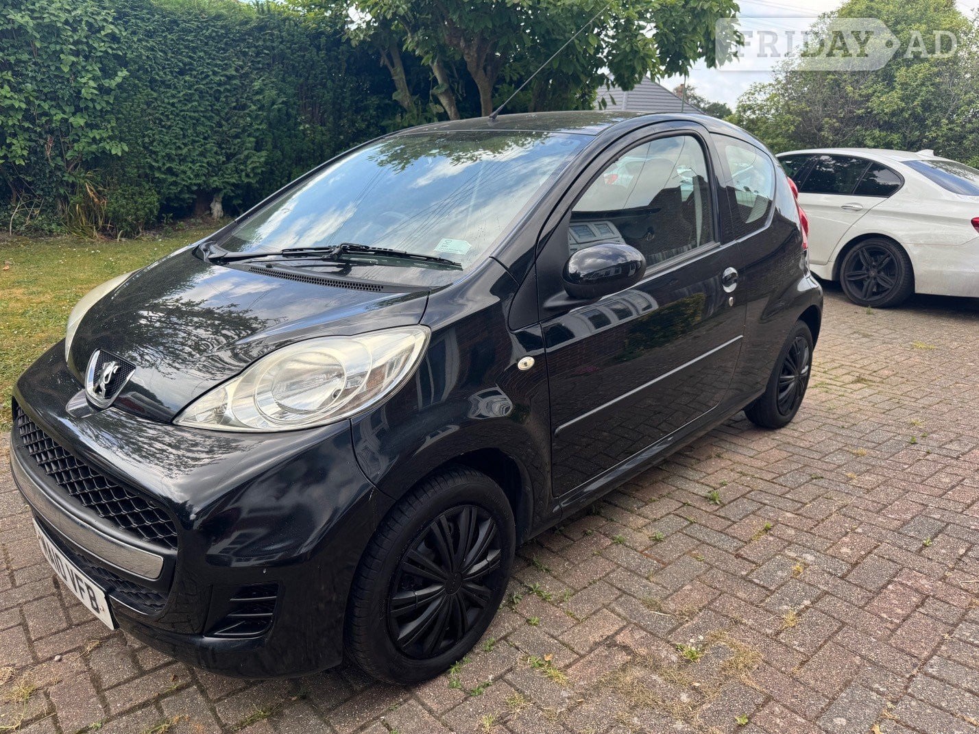 BLACK GREY INTERIOR  94,216 MILES £20 A YEAR ROAD TAX 12 MOT - Cars in Haywards Heath