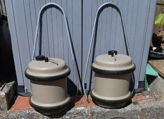 AQUAROLL WATER CONTAINERS WITH HANDLE. 28LTR  x2. 