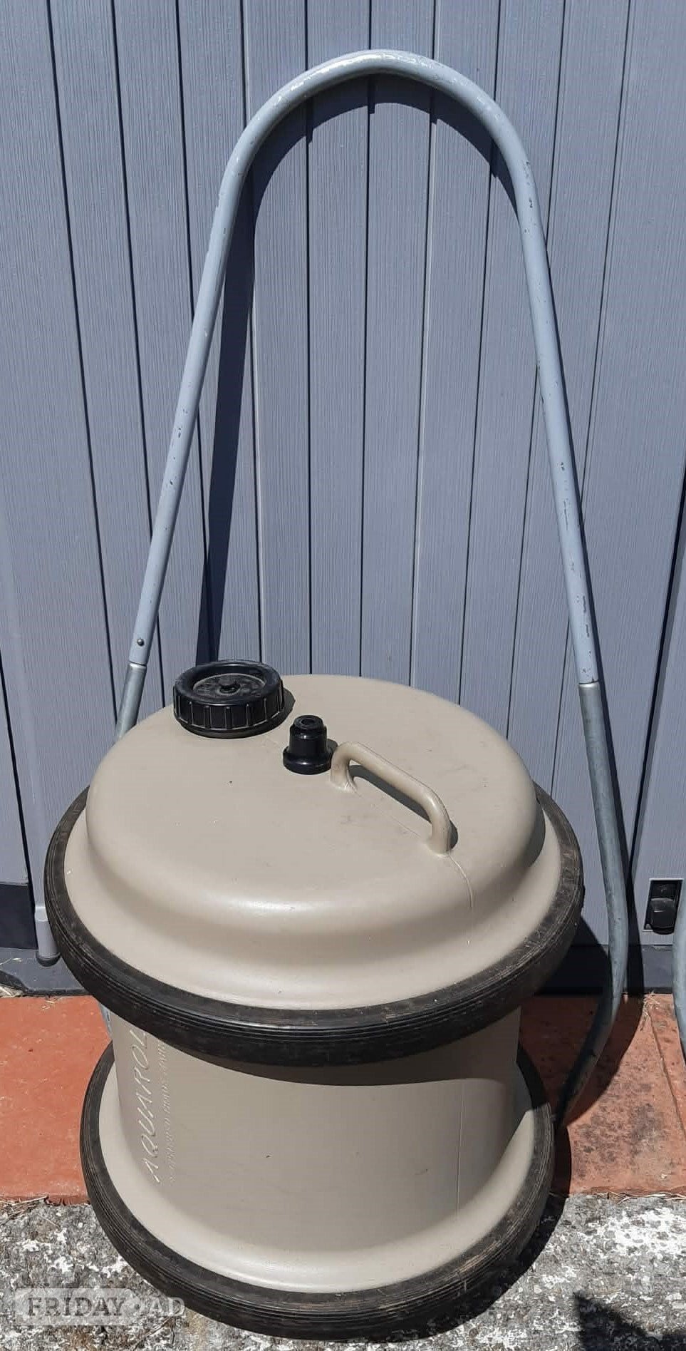 AQUAROLL WATER CONTAINERS WITH HANDLE. 28LTR  x2. 