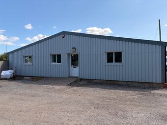 3300 SQFT Office, workshop, storage mixed use availble now