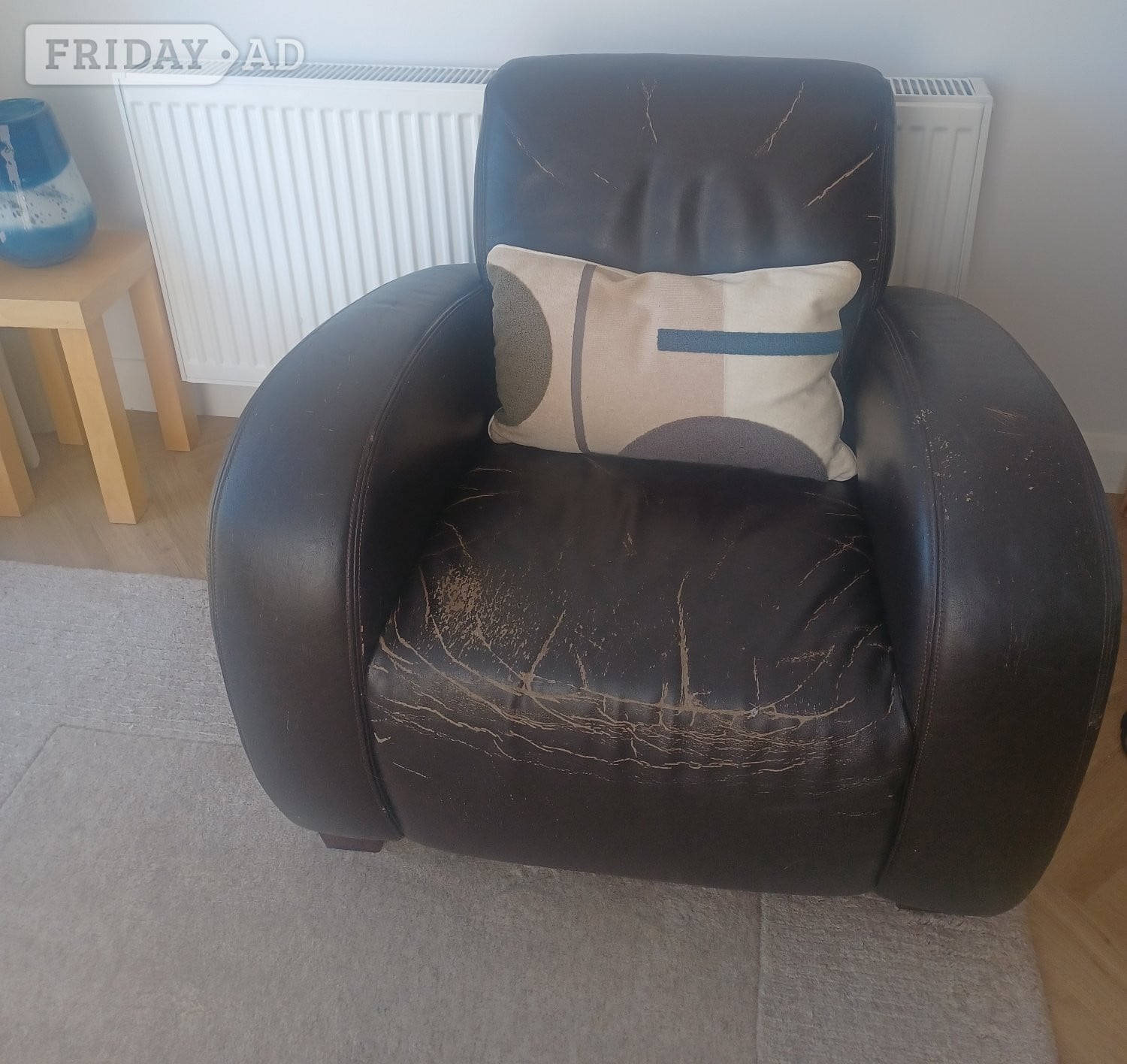 Free leather armchair 