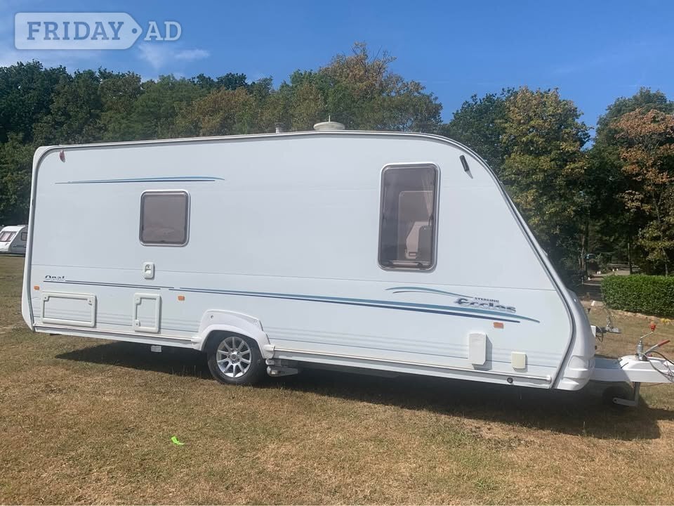sterling eccles 2006 fixed bed motor movers  full air awning plus porch awning in Reigate