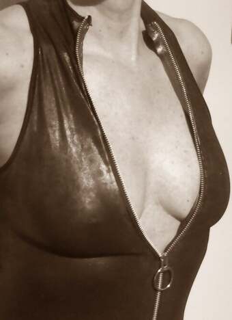 RELAXING SENSUAL TANTRIC STYLE MASSAGE by English lady in Surrey