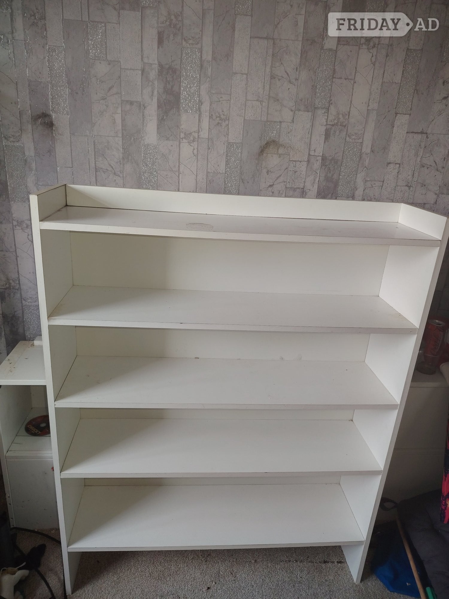 White Wooden Bookcase with 5 Shelves in Leicester