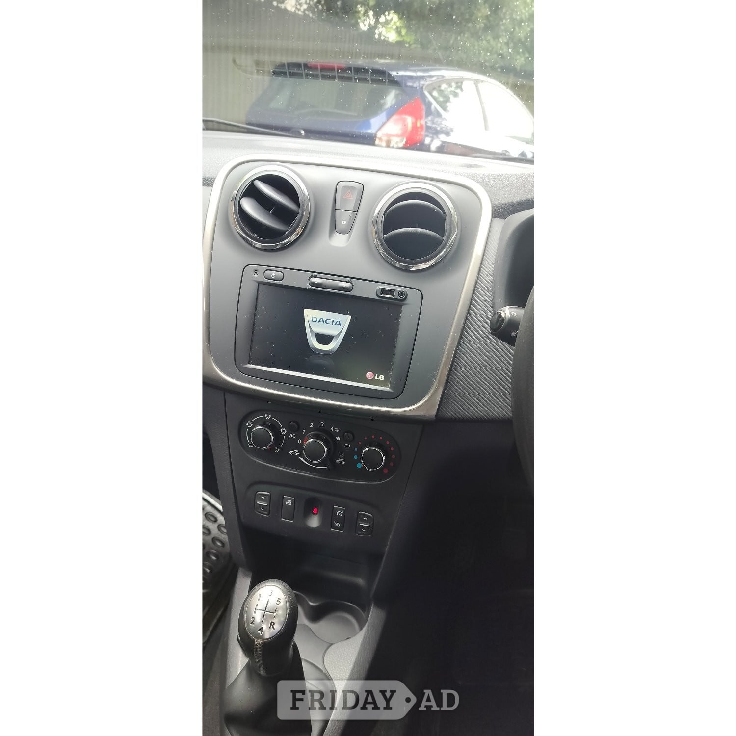 Dachia Sandero Steway  72,000.  MOT3/27  Tax £20 - Cars