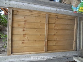 ONE VERTICAL CLOSE BOARD FENCE PANEL