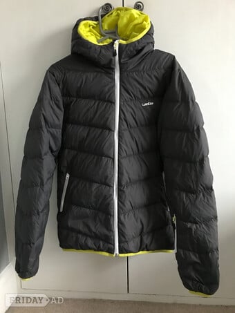 Wed'ze adult ski jacket size small with lift pass zip on sleeve 