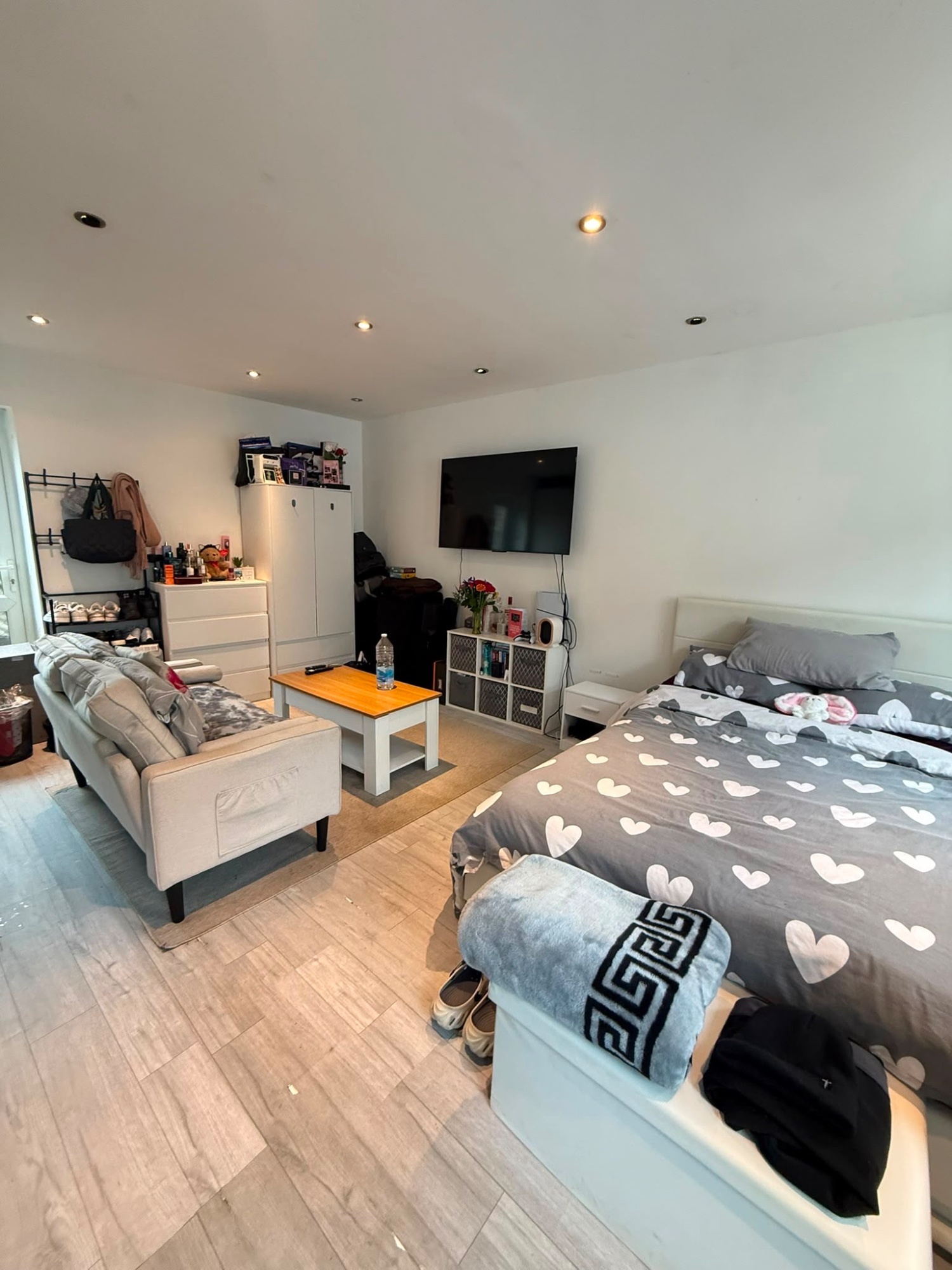 studio en-suite bill's included hayes ub3 1qf 