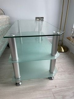 GLASS/CHROME SIDE TABLE/TV STAND