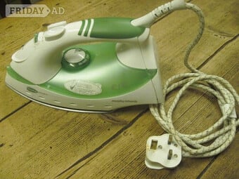 Morphy Richards “Turbo Steam” iron