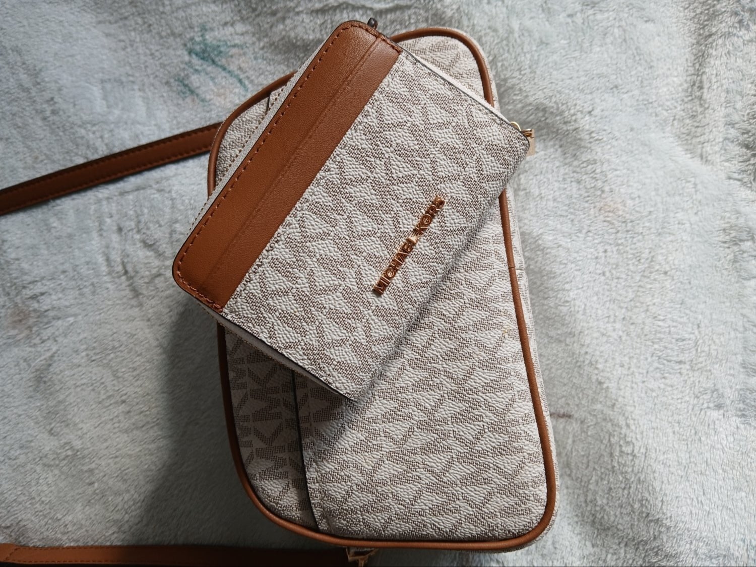 Tunbridge wells mk sidebag and purse £150 - Clothing, Footwear & Accessories