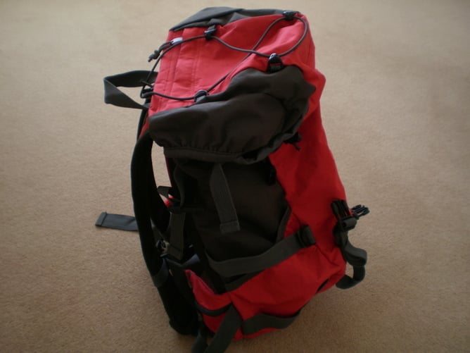 Haversack red 30 litre - as new - Hobbies & Leisure in Worthing