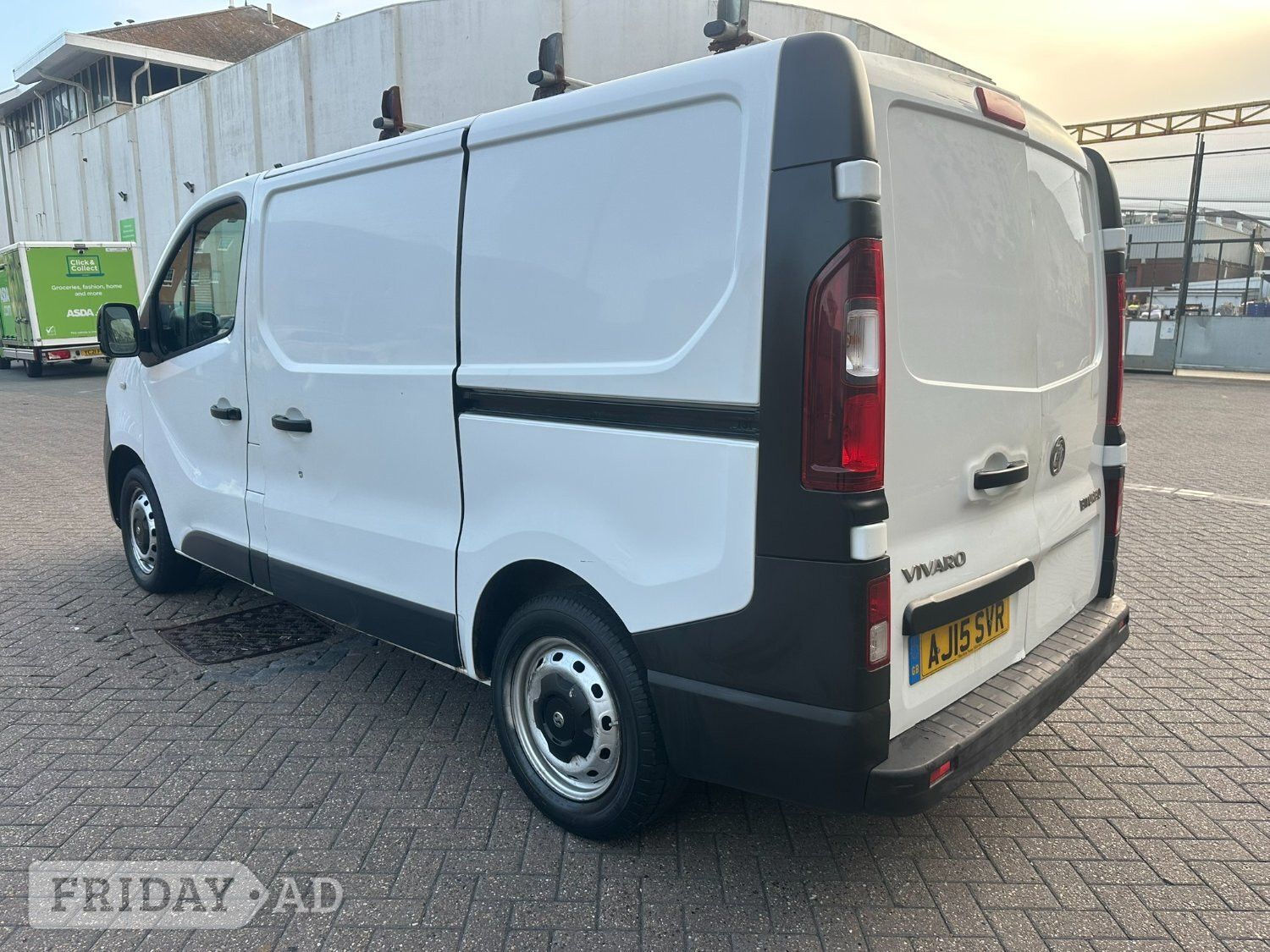 2015 Vauxhall Vivaro 2700 - New Years MOT - NO VAT - Vans & Commercial Vehicles in Brighton