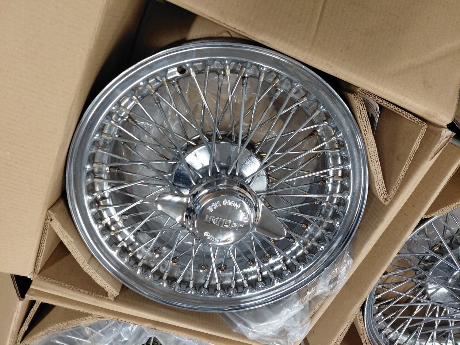 JAGUAR 6X15 GLEAMING CHROME WIRE WHEELS AS NEW SPINNERS + TUBES  - Parts & Accessories in Gloucester