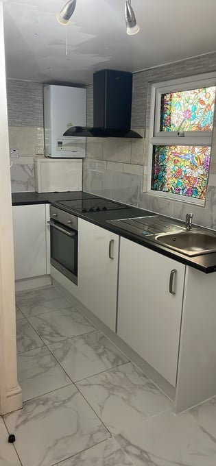 1 bed garden flat in town centre Eastbourne Town Centre 