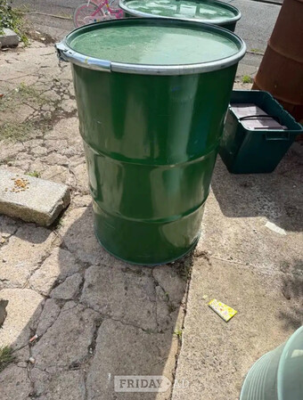 Steel Drums /Storage Bins/ Burn Bins/Oil Drums 205L / 45 Gallon