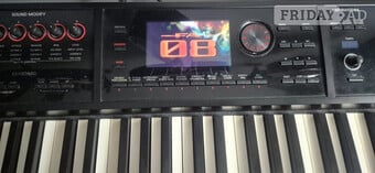 Excellent Keyboard Roland FA-08 Workstation