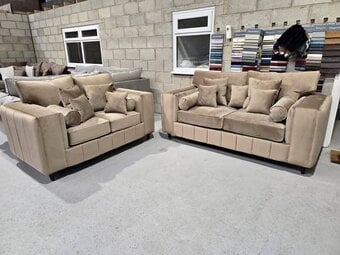 Laura Ashley 3 Seater & 2 Seater Sofa Set Cash on Arrival 