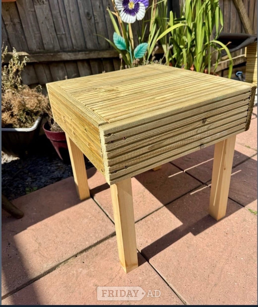 Handcrafted planters and tables - Garden