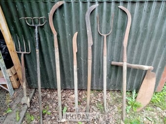 Rustic tools /memorobiliar