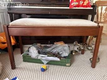 Double Piano Stool for Duets. Good Condition with storage inside