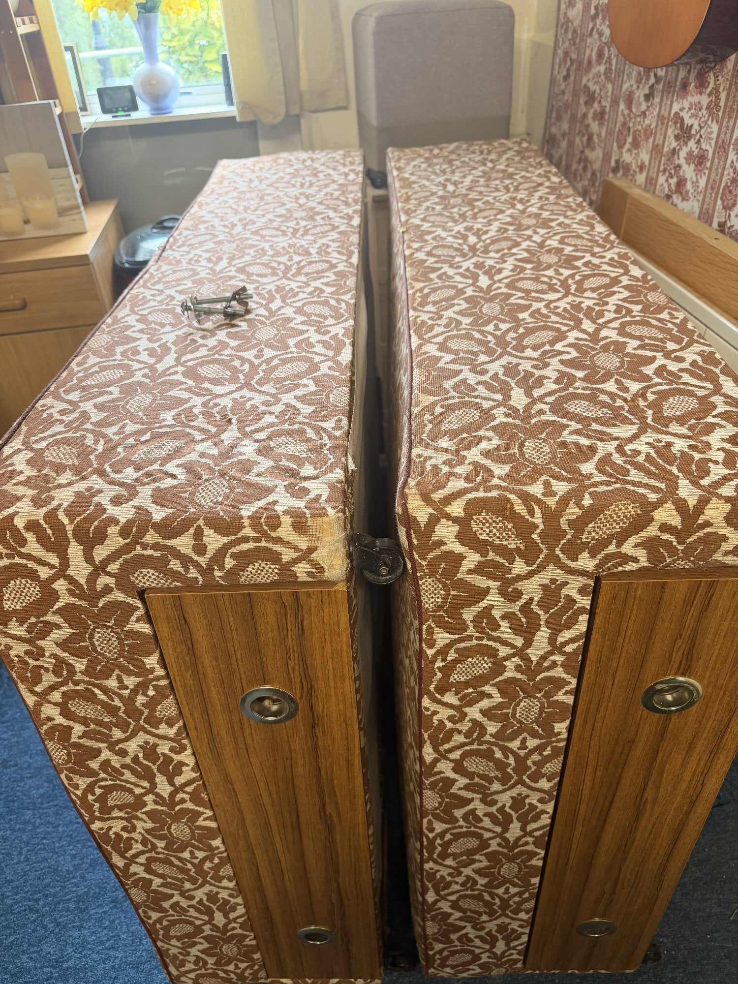4FT 6 INCH DOUBLE 4 DRAWER SPRUNG DAVAN BASES - Furniture