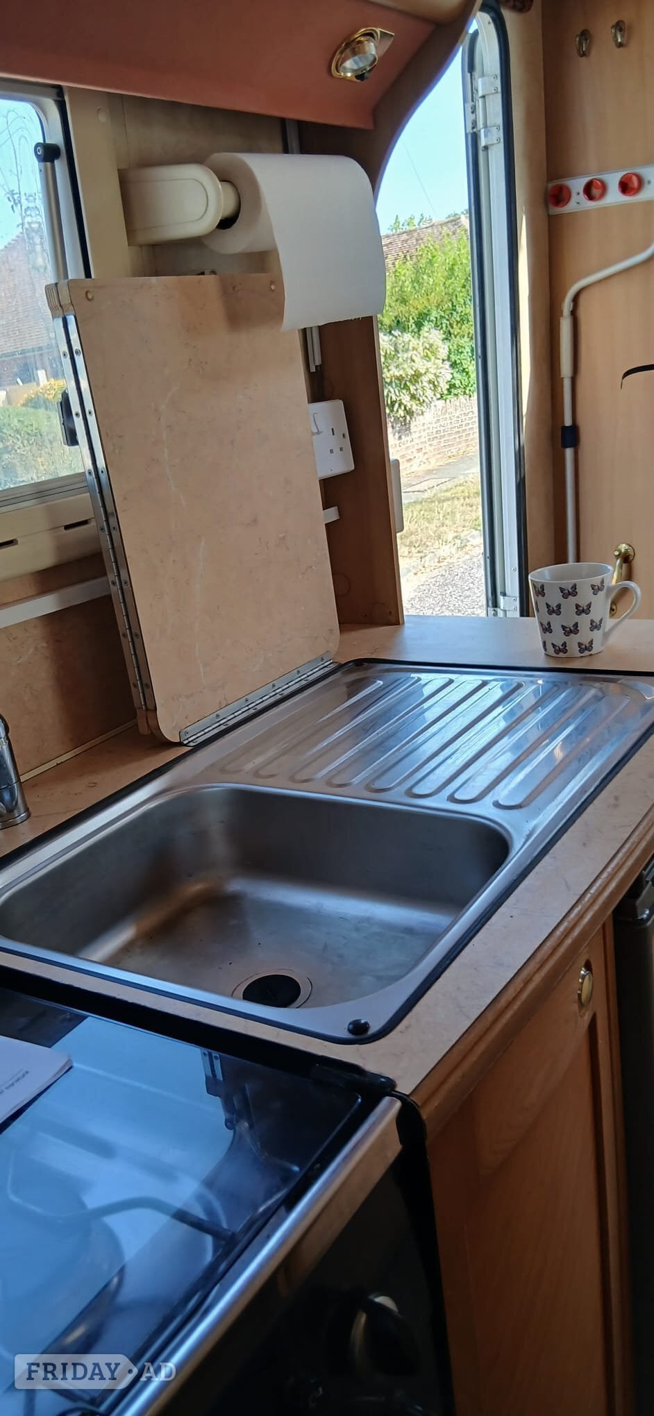 [ berth ]IH Motorhomes Peugeot Boxer