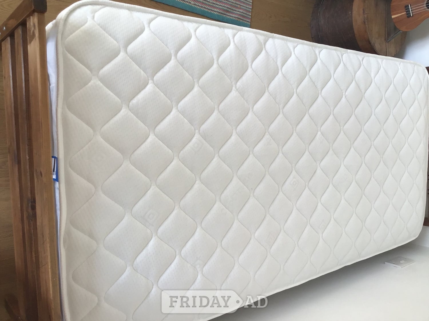 Bed mattress- never used (memory foam and spring combo)