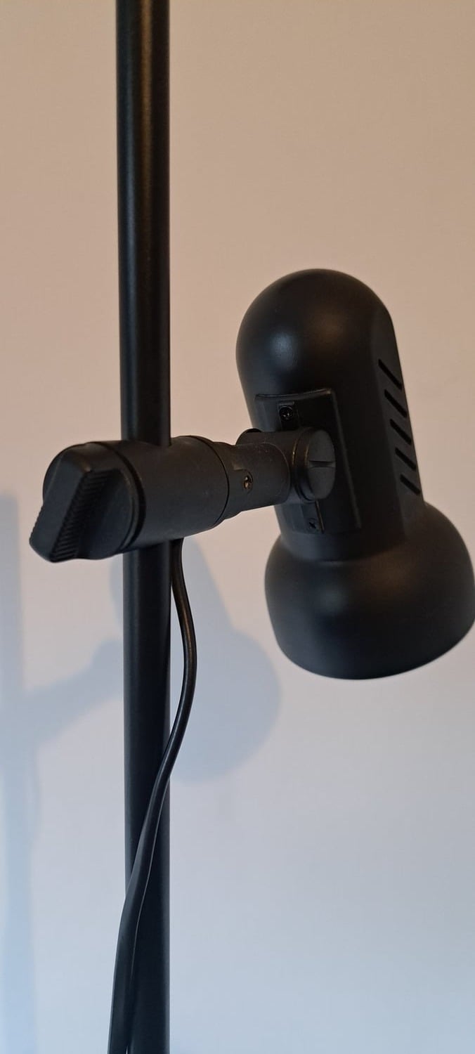 PAIR OF TWIN ADJUSTABLE SPOTLIGHTS FLOOR STANDING RETRO USED - Lighting in Hartley Wintney