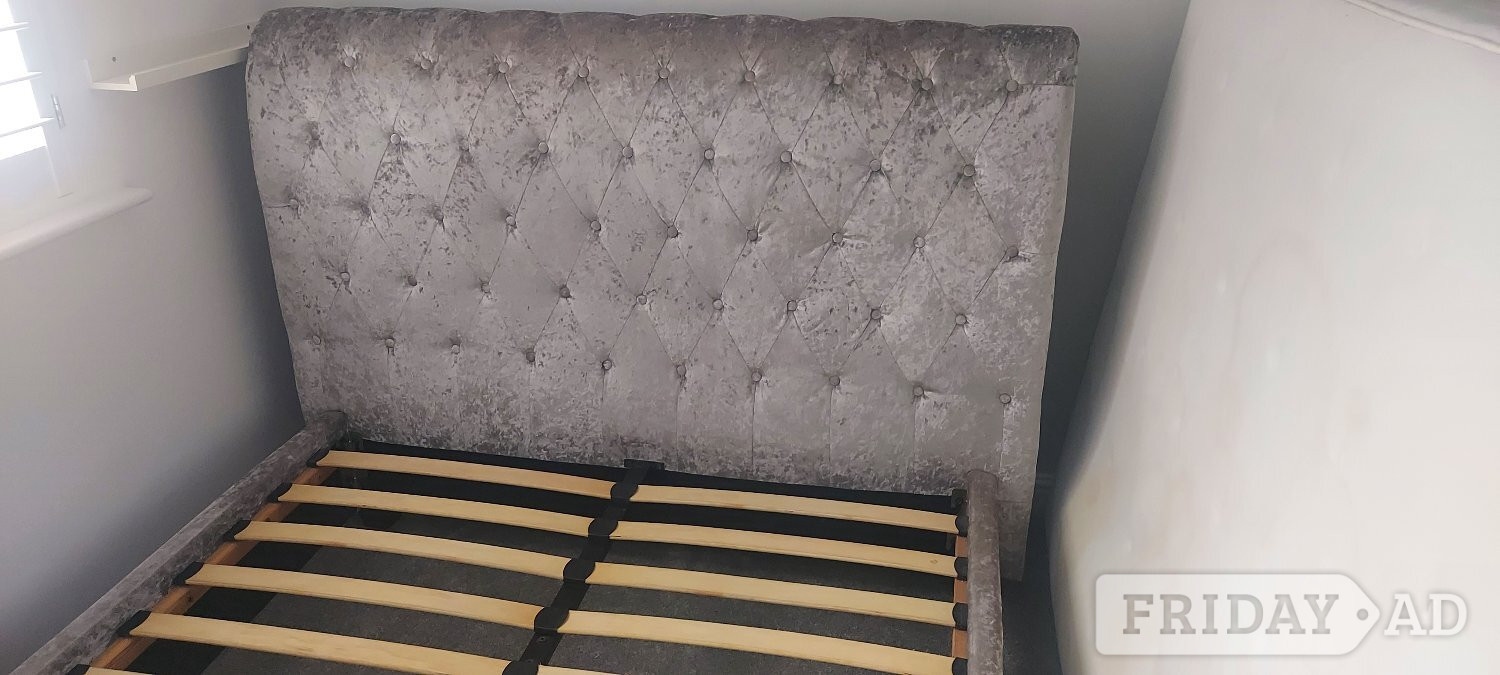 Crushed velvet sleigh bed Double  - Furniture