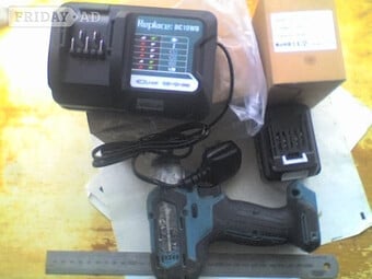 Makita DT110D (Used) Impact Driver with (New) Battery & Charger