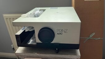 Printz slide projector and screen with tripod