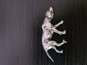 HALLMARKED SILVER POINTER DOG FIGURE FROM 1909