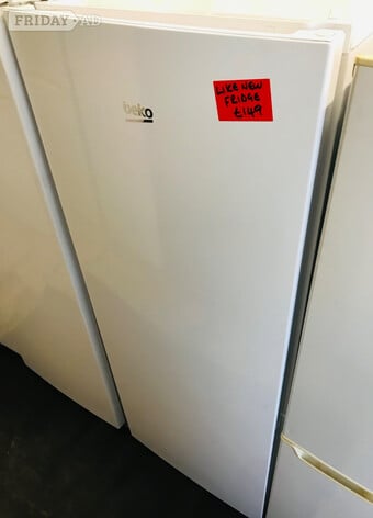 Beko free standing fridge like new 