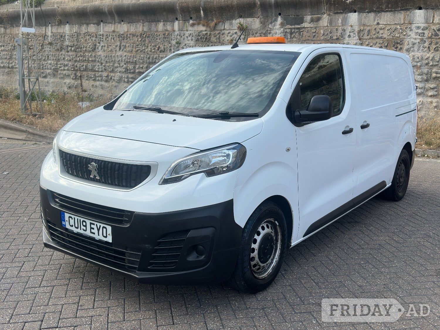 2019 Peugeot Expert Professional - New Years MOT - No VAT - ULEZ  in Brighton