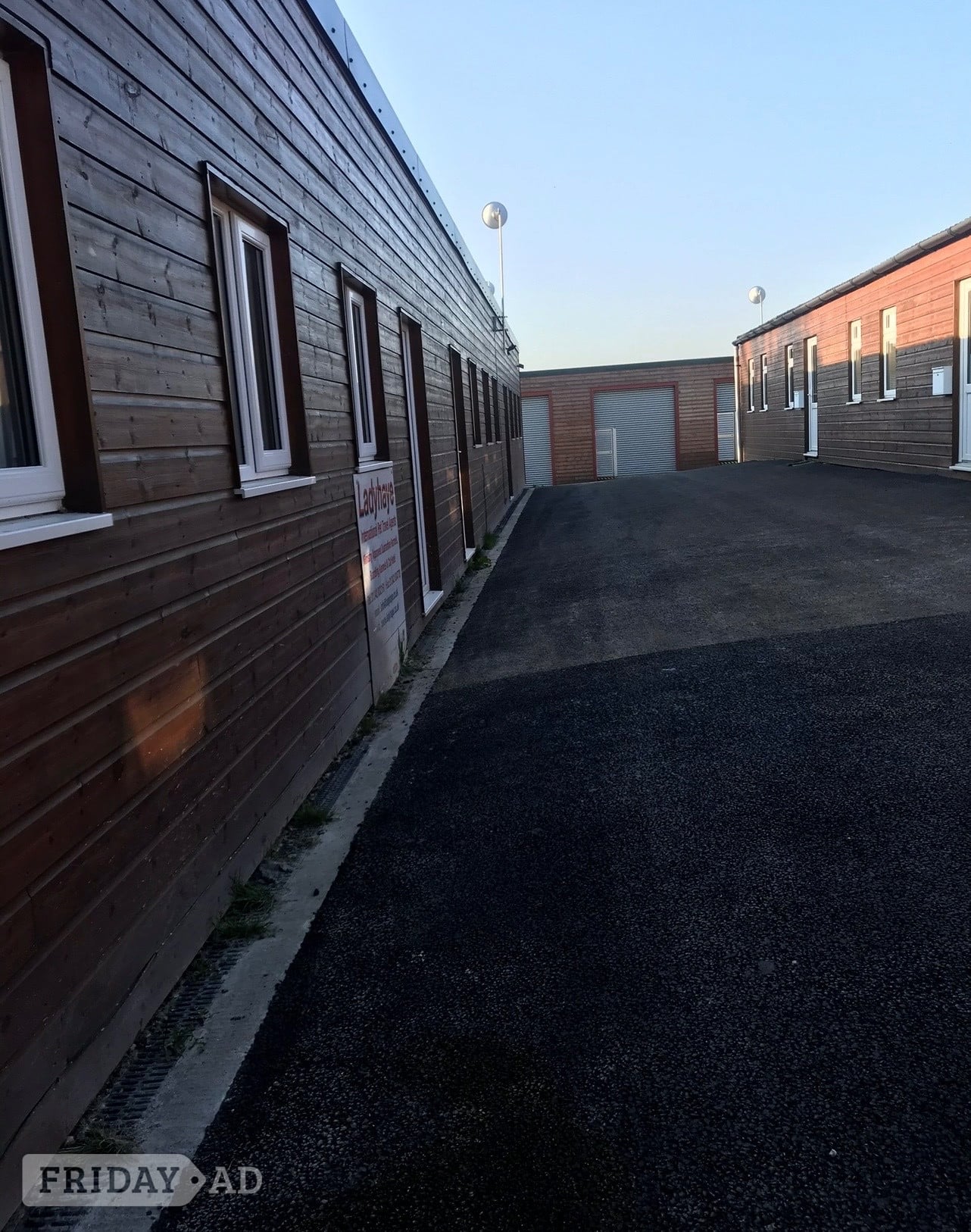 OFFICE/WORKSHOP TO RENT. B1 USE. RECENTLY BUILT INDUSTRIALUNIT. 