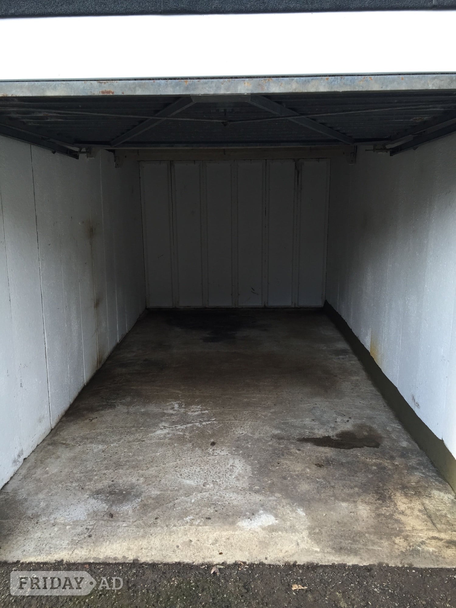 Garage To Let - Garages & Parking