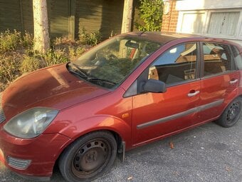 Red Ford FIESTA, Hatchback, 2006, Manual, 1242 (cc), 5 doors Reg 