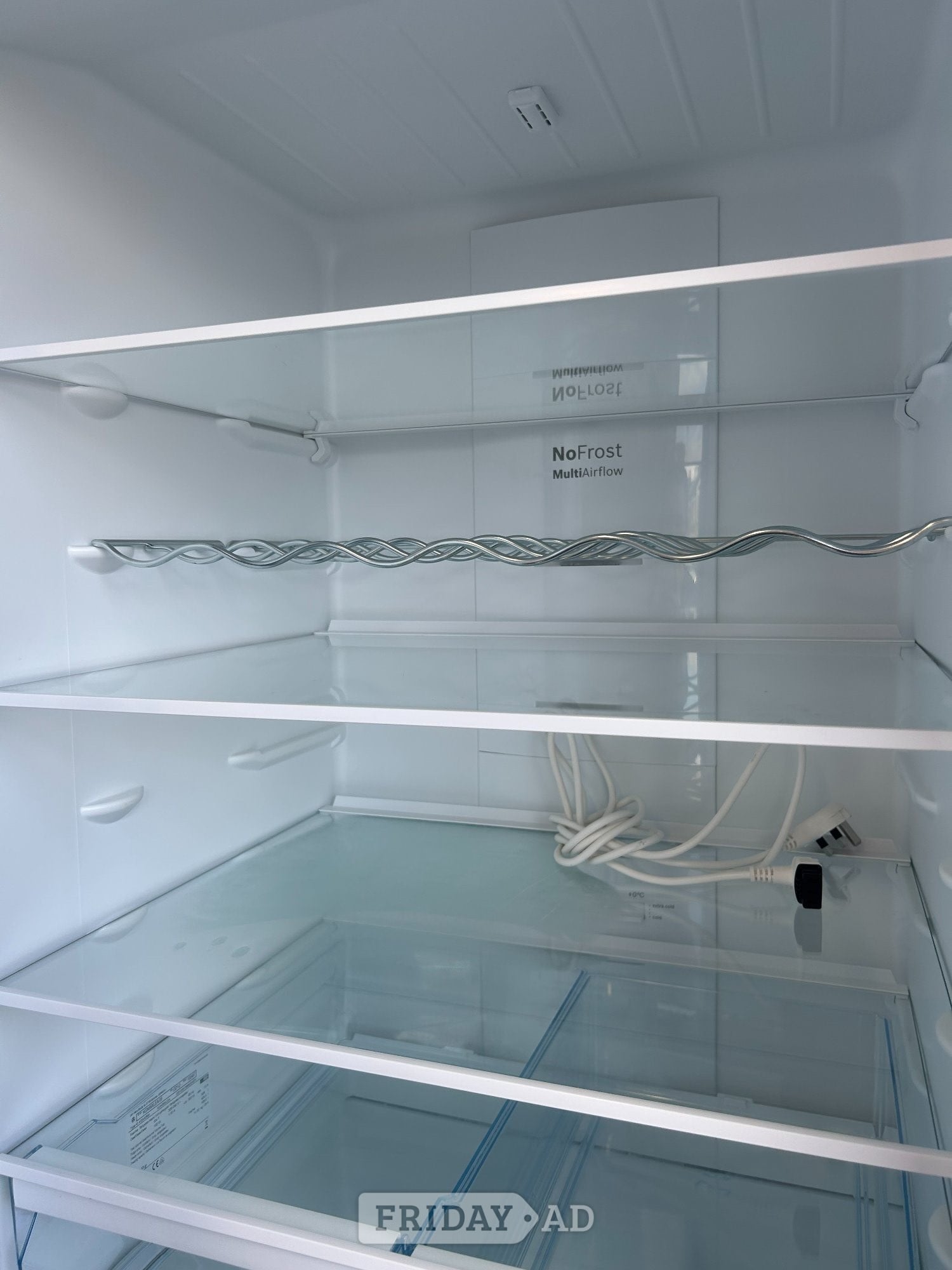 BOSCH 70/30 FRIDGE FREEZER - Home Appliances