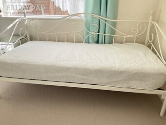Sofa bed 3 foot to including bedding 