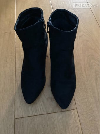 Nio Nio Black Suede Ankle Boots - Size: UK 4/EU 37