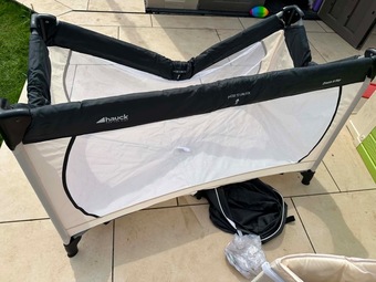 Hauck sleep and play foldable cot