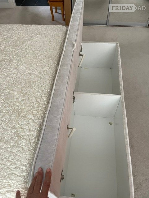 OTTOMON/STORAGE UNIT EXCELLENT CONDITION
