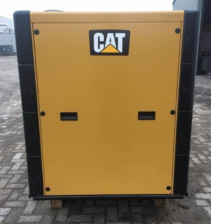 Generator Set 110 KWA. Caterpillar DE110E2 - Plant & Machinery
