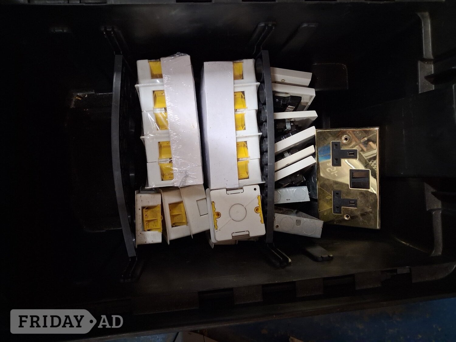 Various electrical items 