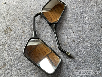 Two wing mirrors 