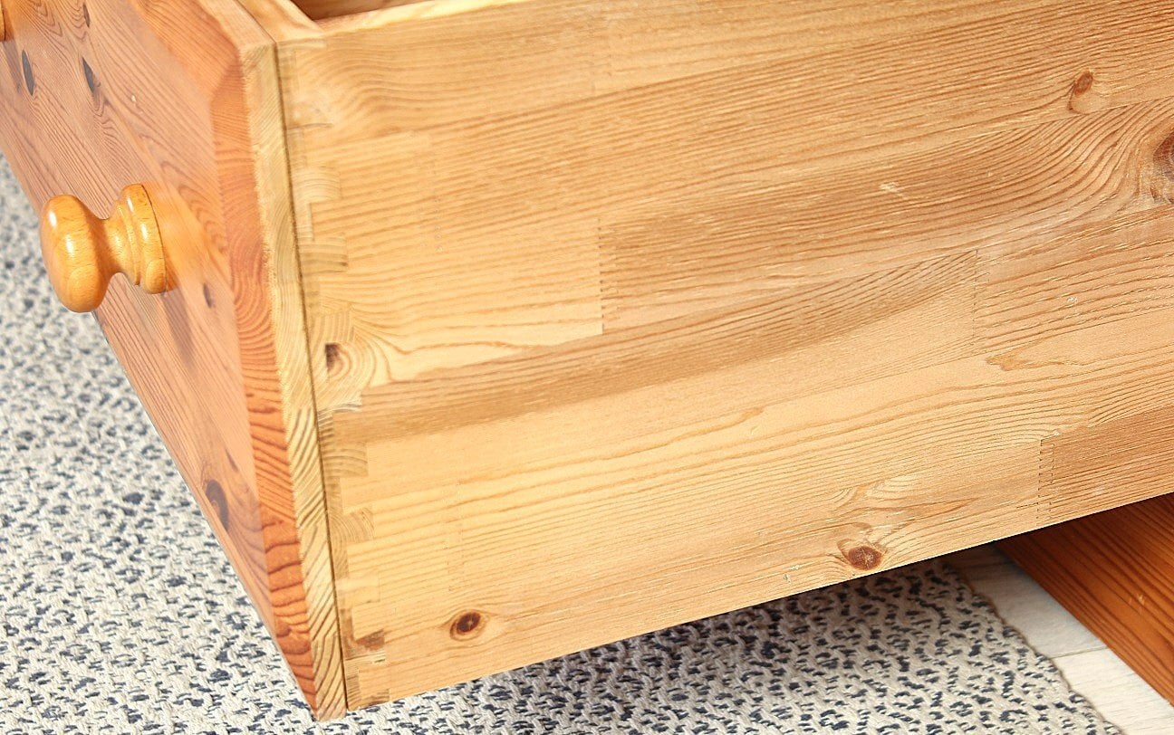 Nationwide Delivery - Large Quality Farmhouse Pine Wardrobe - Furniture