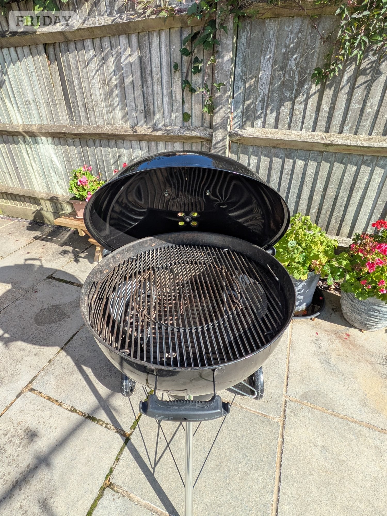 Weber Kettle BBQ 57cm - As New - "Top of the line" 