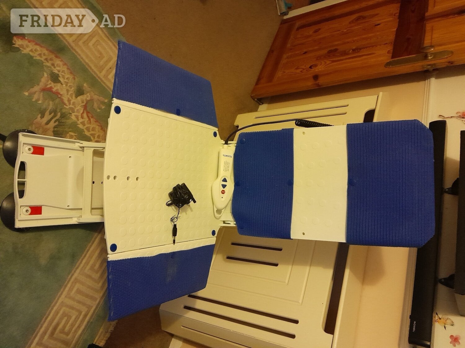Bath chair/ lift, remote with rechargeable batteries, GWO